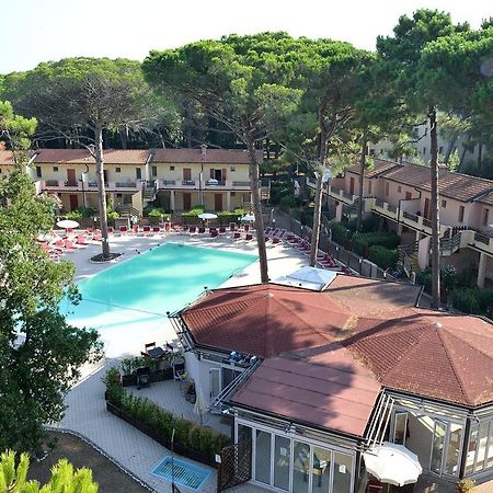 Residence Il Parco Dei Pini Marina Romea Bagian luar foto